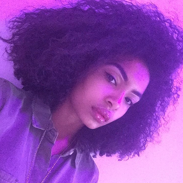 Black Girl Magic: Yara Shahidi Took The Best Natural Hair Selfies This Year
